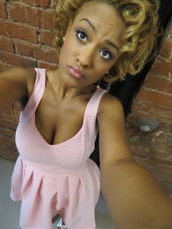 Dekolteyi Abarttılar! galerisi resim 32