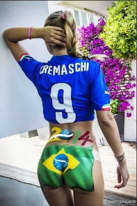 Laura Cremaschi´den tanga şov galerisi resim 15