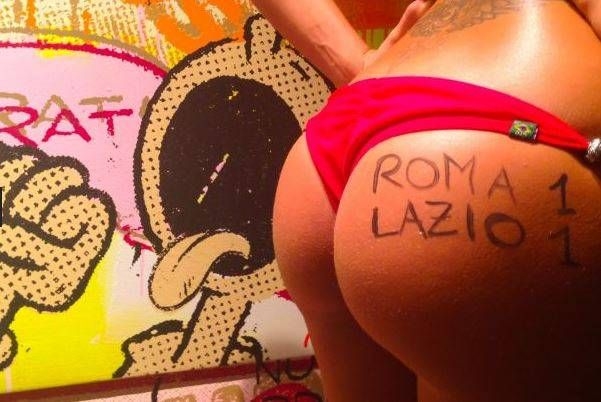 Laura Cremaschi´den tanga şov galerisi resim 2