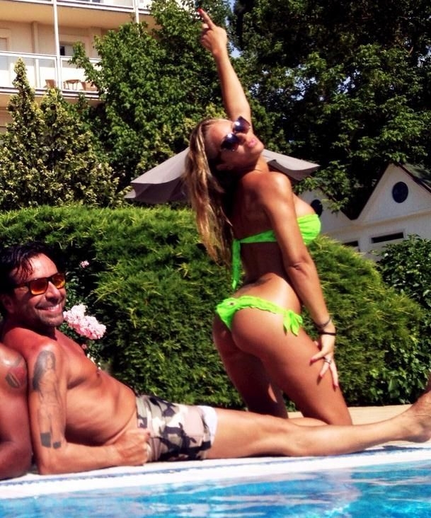 Laura Cremaschi´den tanga şov galerisi resim 7