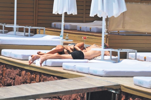 İvana Sert tatilde galerisi resim 6