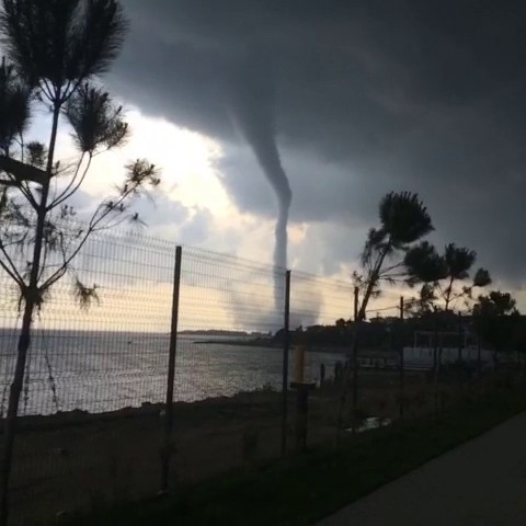 Marmara Denizinde korkutan hortum galerisi resim 11