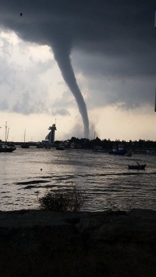 Marmara Denizinde korkutan hortum galerisi resim 9
