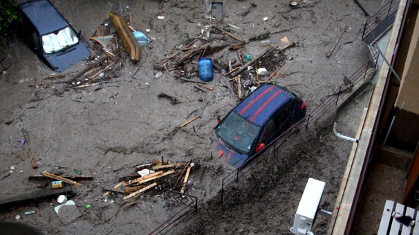 Komşu'da sel felaketi galerisi resim 5