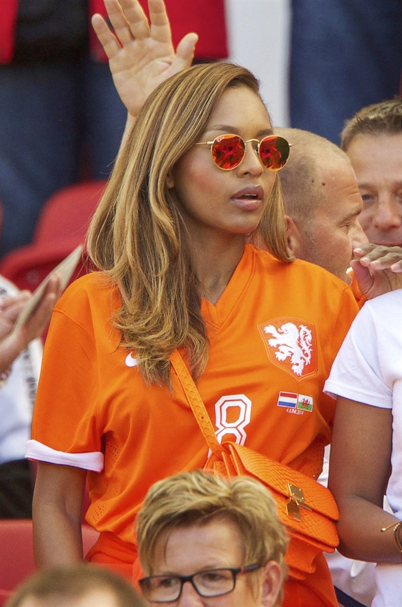 Tribünlerin güzelleri galerisi resim 15