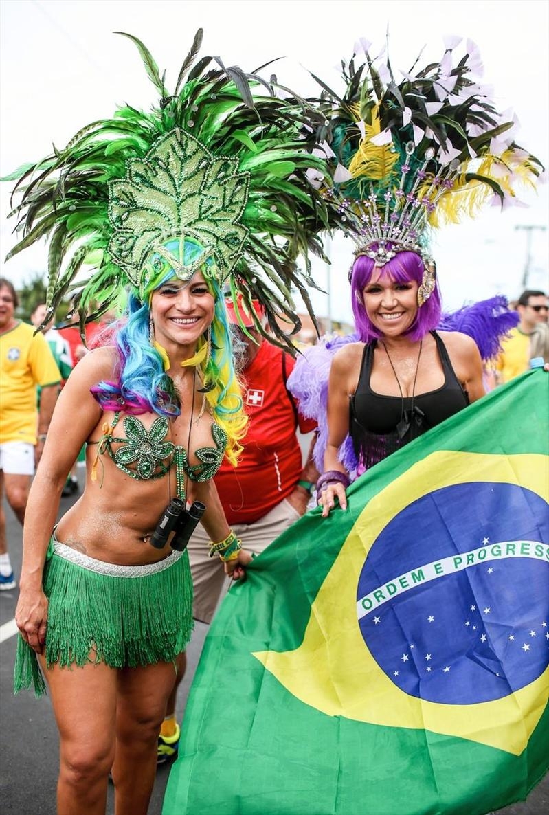 Tribünlerin güzelleri galerisi resim 17