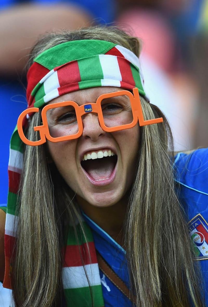 Tribünlerin güzelleri galerisi resim 20