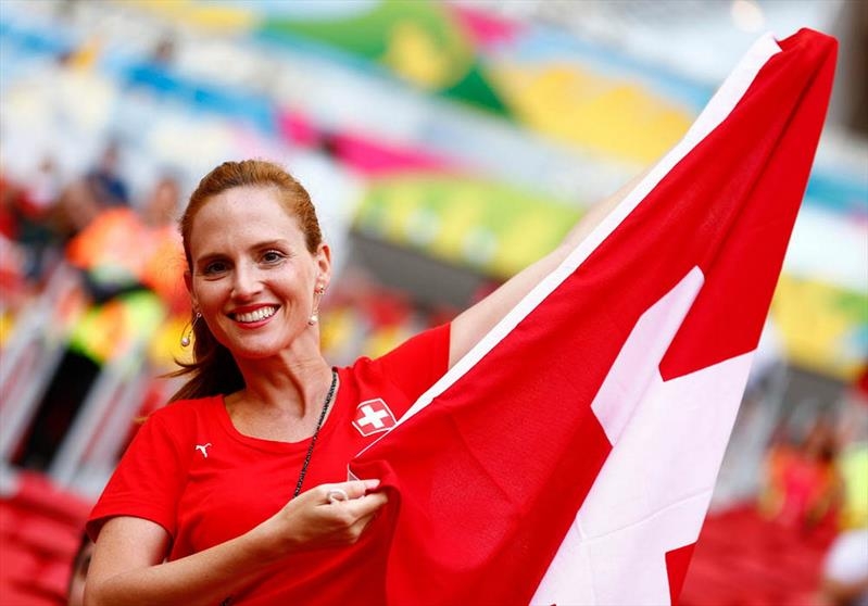 Tribünlerin güzelleri galerisi resim 23