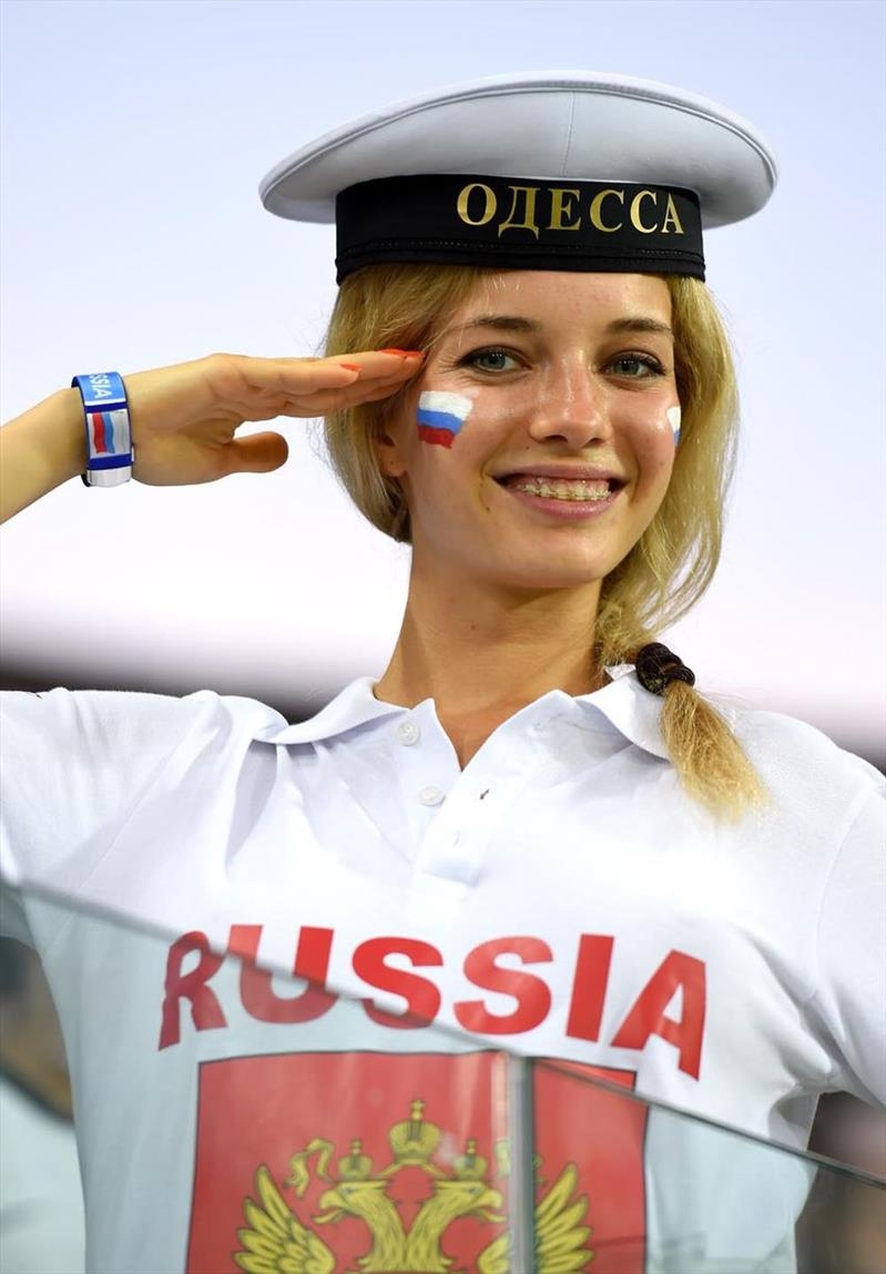 Tribünlerin güzelleri galerisi resim 24