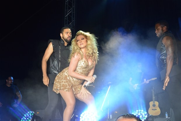 Hadise sezonu açtı galerisi resim 22