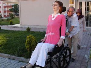 17 yaşında 2 metre 13.5 cm boya ulaştı