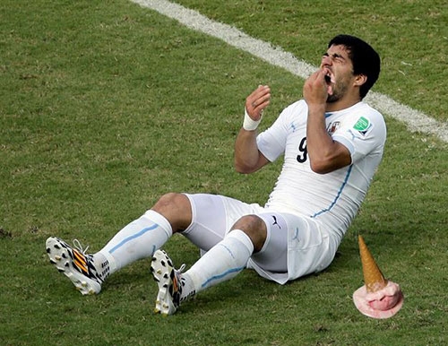 Suarez'in ısırığı sosyal medyayı salladı! galerisi resim 18
