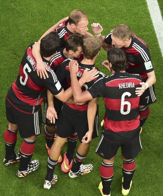 ' Sambacılar' 'Panzerler'e çarptı galerisi resim 15