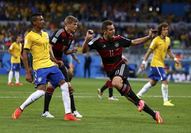 ' Sambacılar' 'Panzerler'e çarptı galerisi resim 49