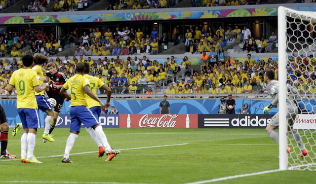 ' Sambacılar' 'Panzerler'e çarptı galerisi resim 54