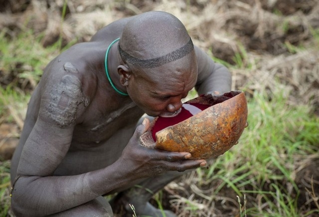 İşte tüyler ürperten gelenek! galerisi resim 9