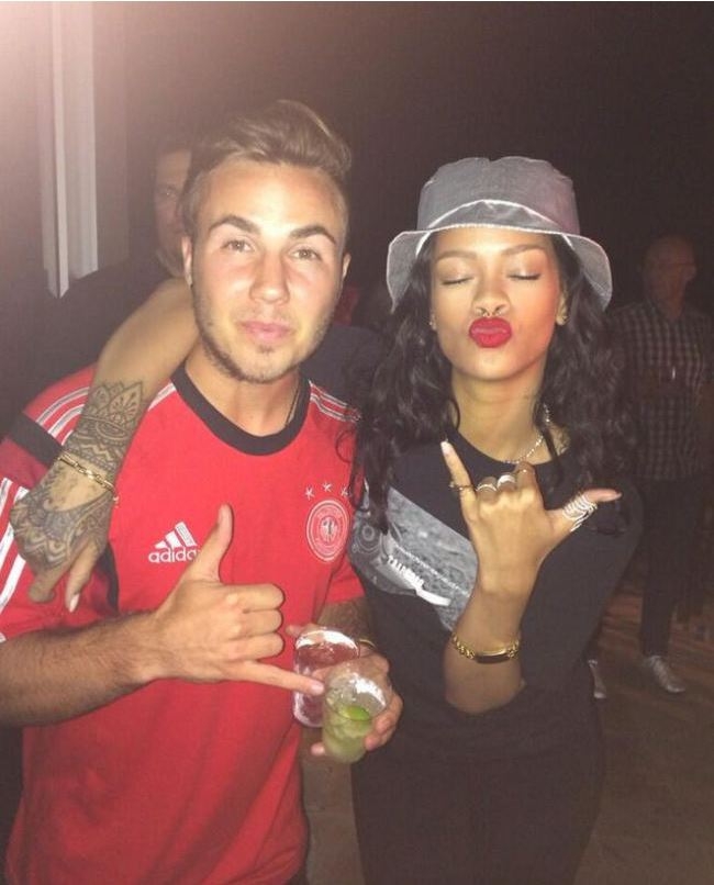 Rihanna kupanın önüne geçti! galerisi resim 11