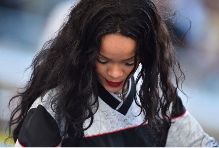 Rihanna kupanın önüne geçti! galerisi resim 6