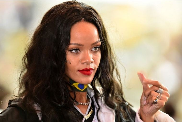 Rihanna kupanın önüne geçti! galerisi resim 7