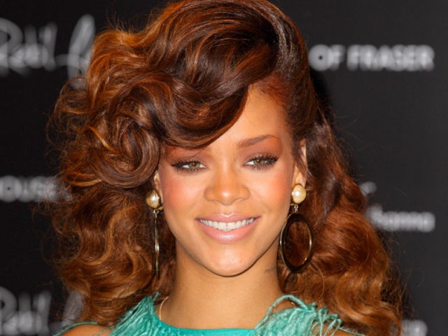 Rihanna ve saç modelleri galerisi resim 19