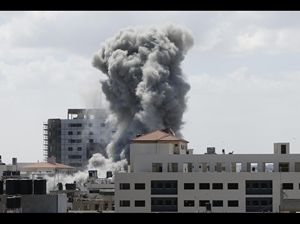 İsrail sivilleri hedef alıyor !