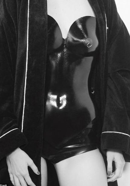 2015 Pirelli takviminden nefes kesen ilk kareler galerisi resim 9