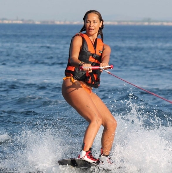 Hülya Avşar görenleri hayrete düşürdü galerisi resim 4