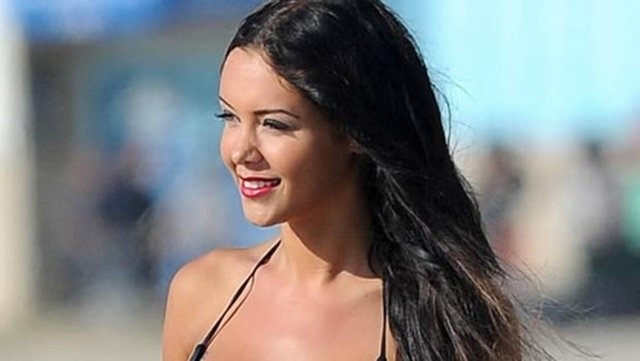 Nabilla Benattia yürekleri hoplattı! galerisi resim 1