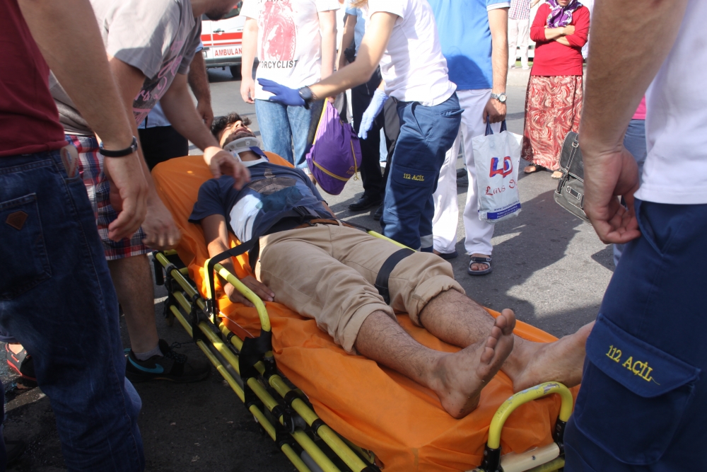 Kabataş İskelesinde otobüs faciası: 30 yaralı galerisi resim 10