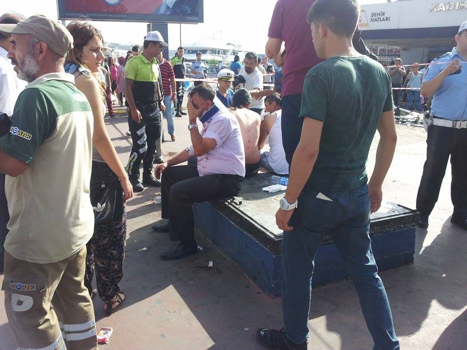 Kabataş İskelesinde otobüs faciası: 30 yaralı galerisi resim 14
