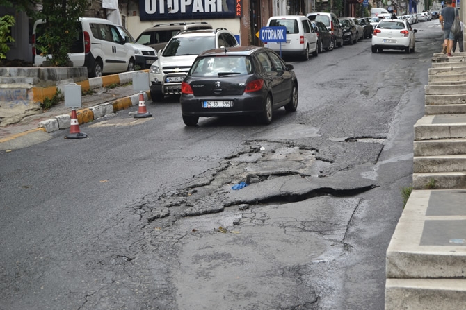 İstanbul'da yoğun yağış hayatı felç etti galerisi resim 16