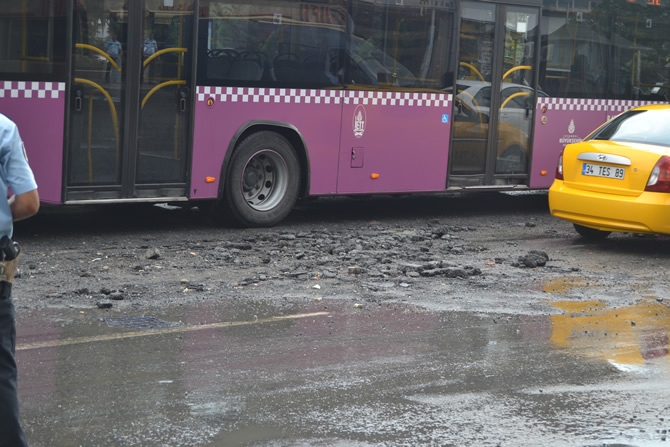 İstanbul'da yoğun yağış hayatı felç etti galerisi resim 18
