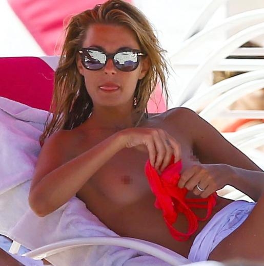 SVEVA ALVITI ÜSTSÜZ GÖRÜNTÜLENDİ galerisi resim 14