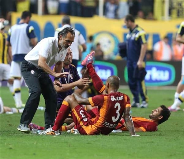 Derbi maçından geceye damgasını vuran kareler galerisi resim 15