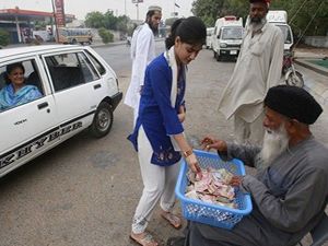 O bir dilenci ve 25 tane özel hastanesi var!