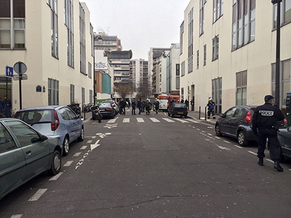 Fransa'da kanlı mizah: 12 kişi öldü galerisi resim 4