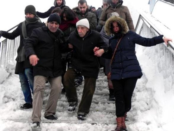 İstanbul'da kar çilesi galerisi resim 6