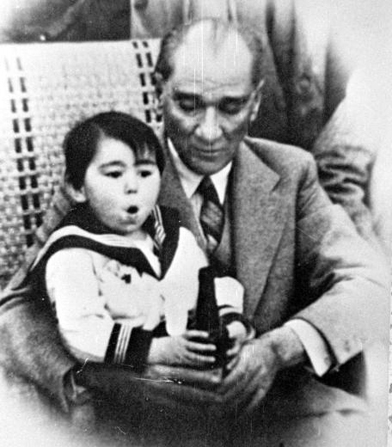 Atatürk ve çocuk sevgisi galerisi resim 14