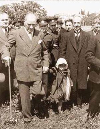 Atatürk ve çocuk sevgisi galerisi resim 8