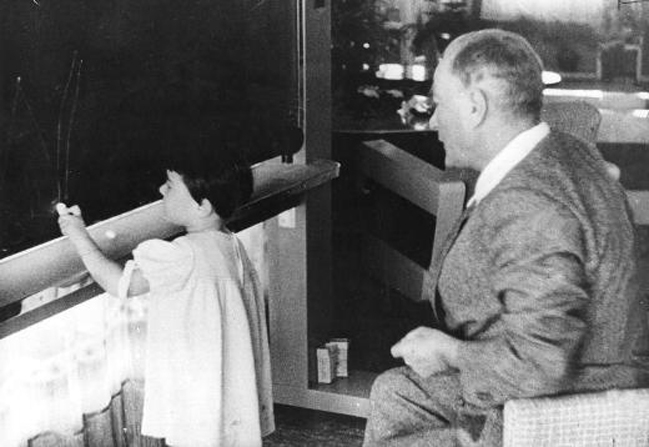 Atatürk ve çocuk sevgisi galerisi resim 9