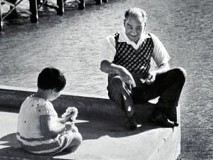 Atatürk ve çocuk sevgisi