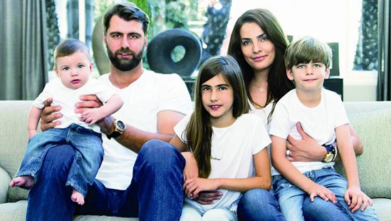 Ünlülerden 23 Nisan pozları Foto-Galeri galerisi resim 1