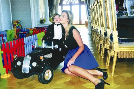 Ünlülerden 23 Nisan pozları Foto-Galeri galerisi resim 3