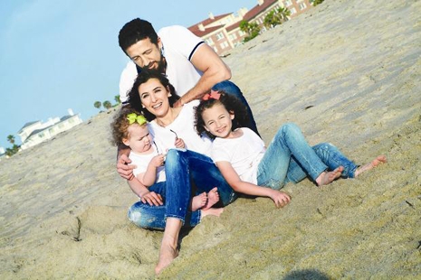 Ünlülerden 23 Nisan pozları Foto-Galeri galerisi resim 6