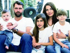 Ünlülerden 23 Nisan pozları Foto-Galeri