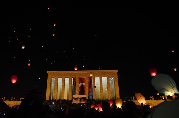 Anıtkabirden yükselen 1915 barış feneri Ankara’yı aydınlattı Foto-Galeri galerisi resim 4