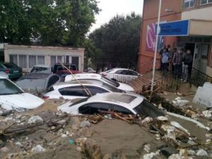 Seçim görevlileri mahsur kaldı -Foto Galeri-