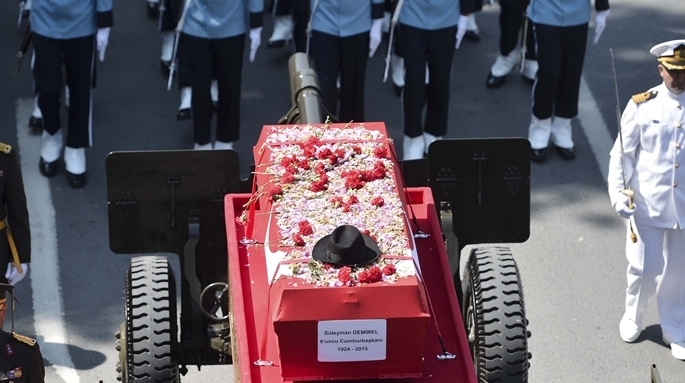 Süleyman Demirel son yolculuğuna uğurlandı galerisi resim 12