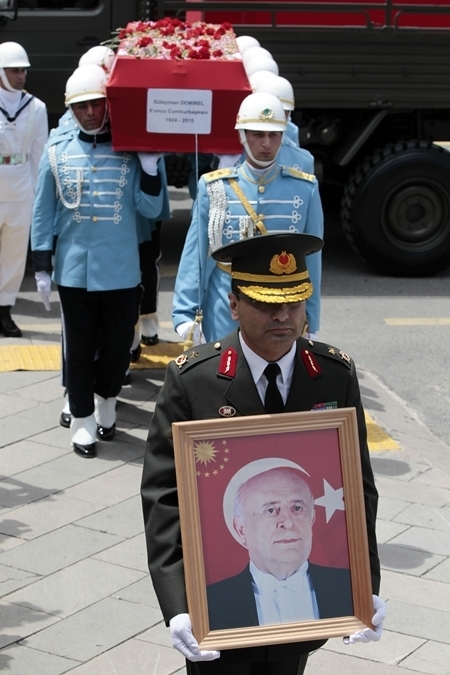 Süleyman Demirel son yolculuğuna uğurlandı galerisi resim 20
