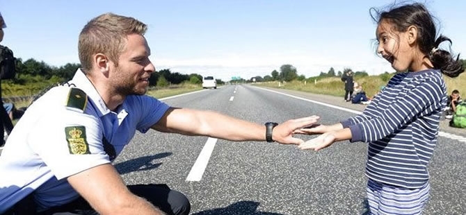 Dünya bu polisi konuşuyor! galerisi resim 3